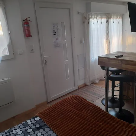 Petite Maison Studiot Lägenhet *